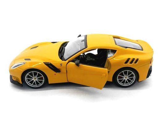 Автомодель - FERRARI F12TDF (асорті жовтий, червоний, 1:24) 18-26021